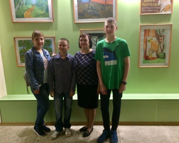 Выставка работ выпускников художественного отделения МБУ ДО «Череповецкая районная школа искусств» 